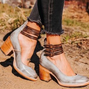 Freebird by Steven Randi Shoe in Ice - Never Worn - Size 9